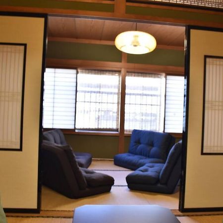Only For One Group Cheaper For 6Th & 7Th Guest 市街地中心部 一棟貸しの宿 Guest House Don'S Home Takayama  Exteriör bild
