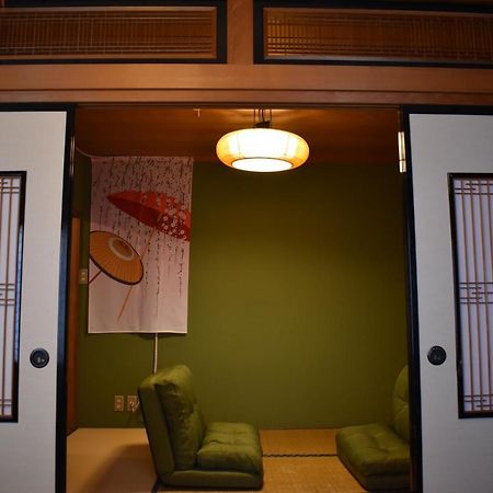 Only For One Group Cheaper For 6Th & 7Th Guest 市街地中心部 一棟貸しの宿 Guest House Don'S Home Takayama  Exteriör bild