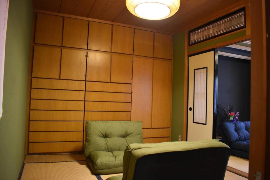 Only For One Group Cheaper For 6Th & 7Th Guest 市街地中心部 一棟貸しの宿 Guest House Don'S Home Takayama  Exteriör bild
