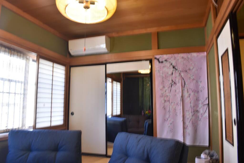 Only For One Group Cheaper For 6Th & 7Th Guest 市街地中心部 一棟貸しの宿 Guest House Don'S Home Takayama  Exteriör bild